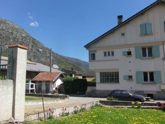 Appartement Au Pied Des Montagnes Auzat Exterior photo